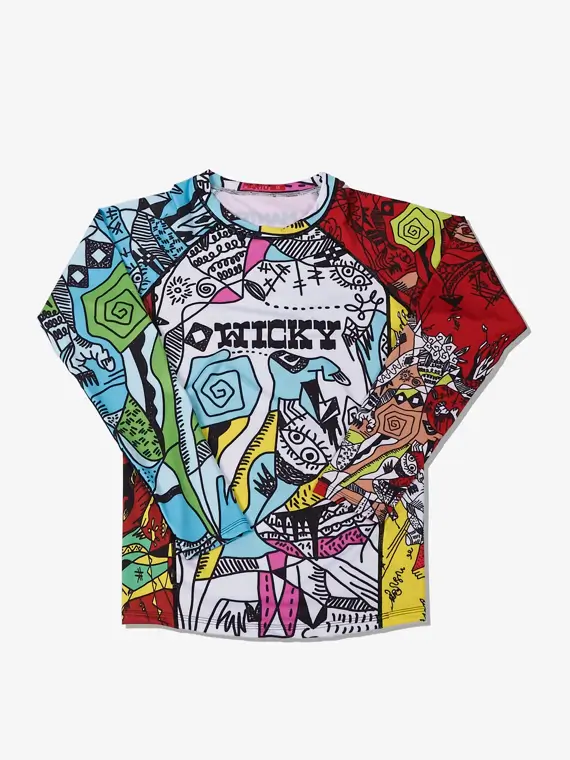 Manto Wicky Long Sleeve Rash Guard Showcase Manto Wicky Longsleeve Rash Guard in a sports setting