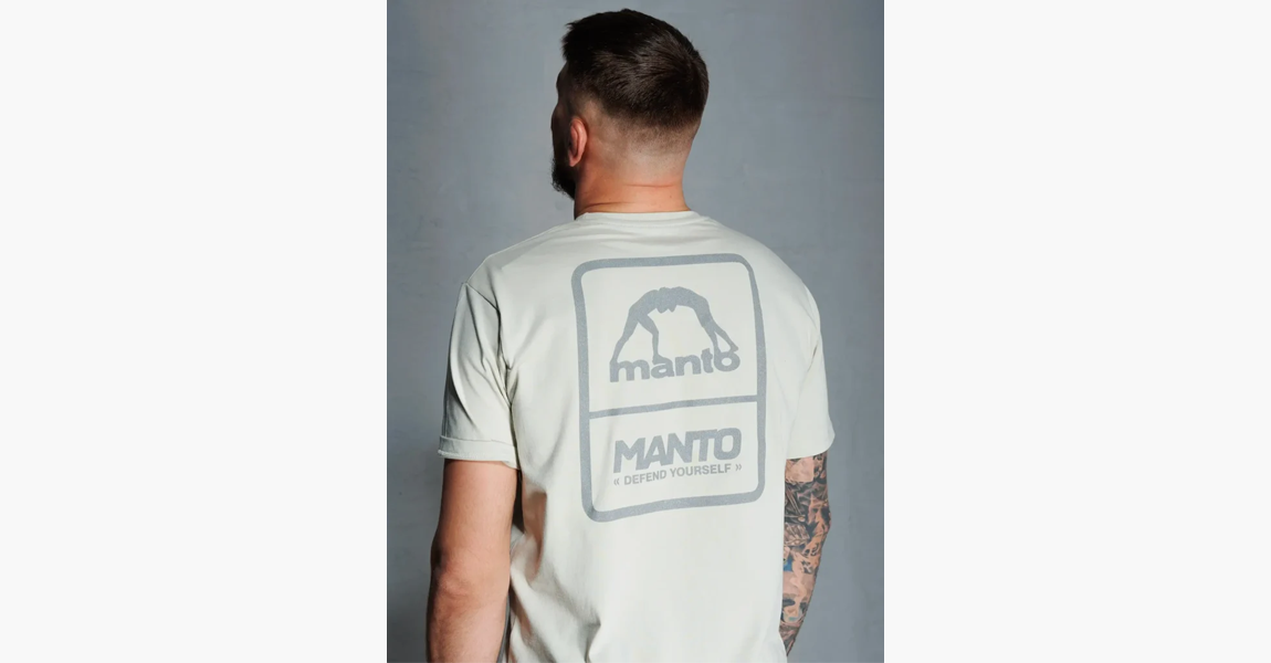 Manto T-Shirt Model weaing Manto's Mens Casual T-Shirts