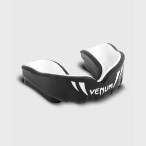 Venum kids Challenger mouth guard for MMA, boxing and martial arts protection.